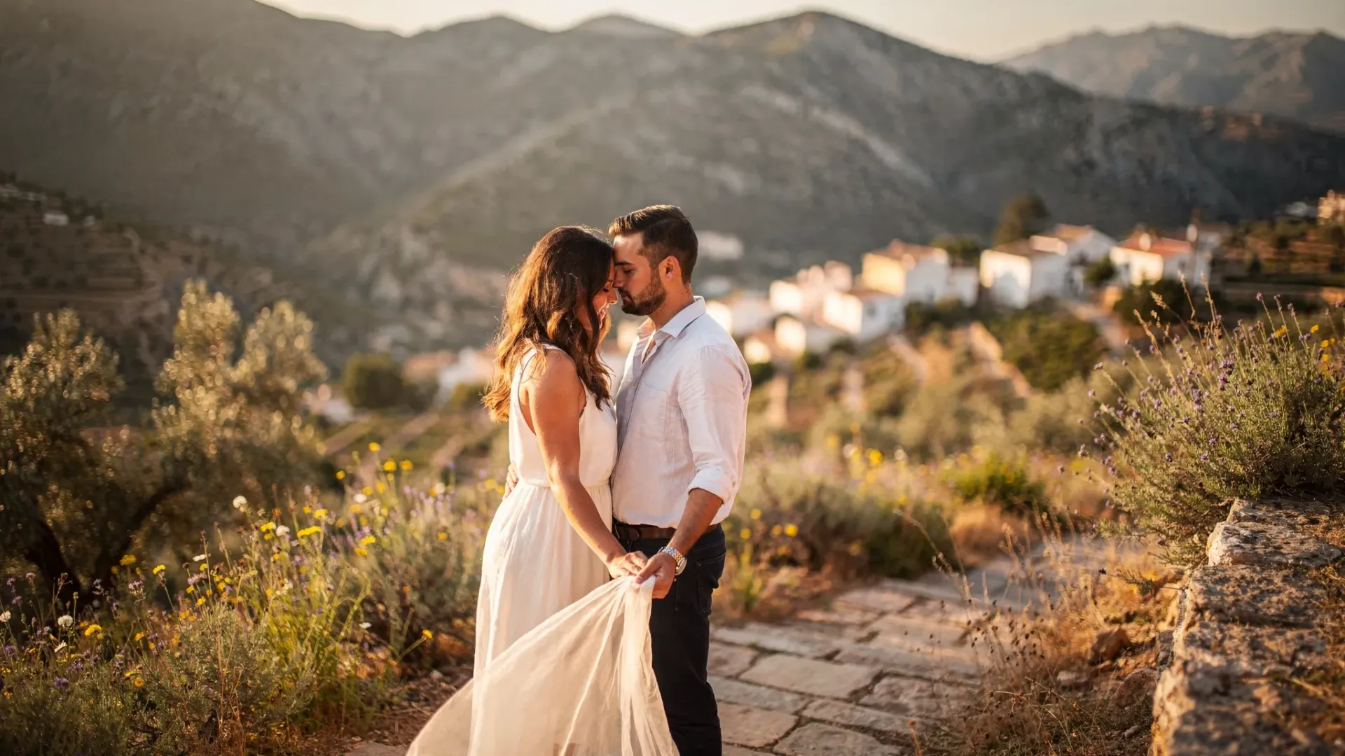 Elopement Photographer Confrides: Wild Air, Soft Frames