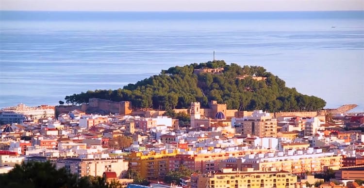 How to Elope in Dénia - Castles for a Magical Love Story 