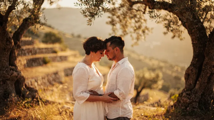 Intimate Wedding Laguar Valley: Olive Groves and Silence 